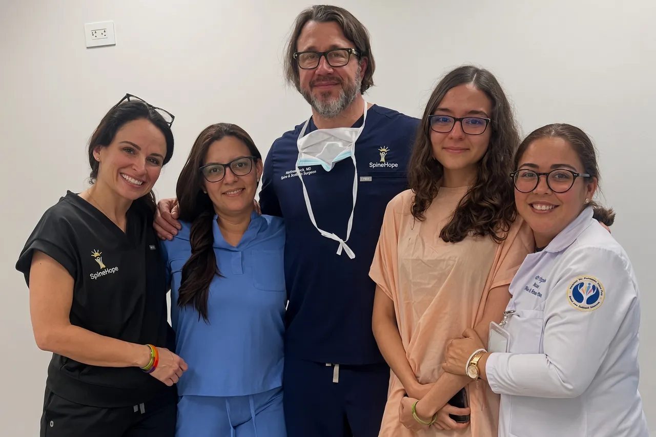 SpineHope clinicians and supporters together at the hospital
