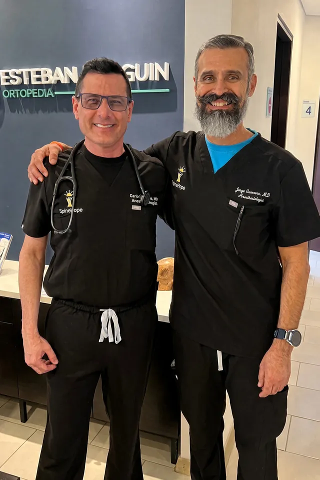 Two SpineHope surgeons on a mission